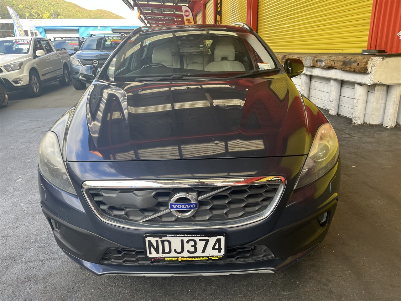 2014 Volvo v40