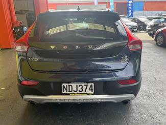 2014 Volvo v40 - Thumbnail