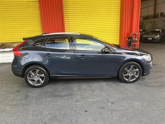 2014 Volvo v40 - Thumbnail