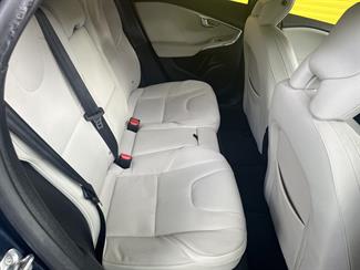 2014 Volvo v40 - Thumbnail