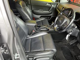 2016 Kia Sportage - Thumbnail