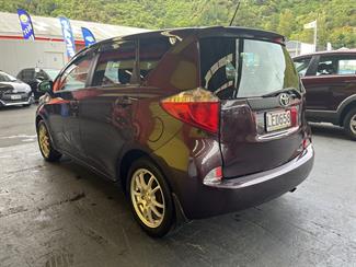 2011 Toyota Ractis - Thumbnail