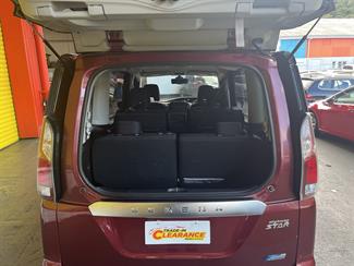 2016 Nissan Serena - Thumbnail