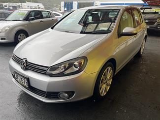 2010 Volkswagen Golf - Thumbnail