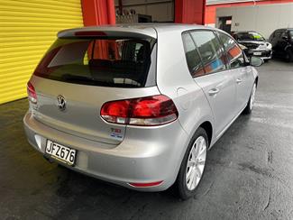 2010 Volkswagen Golf - Thumbnail