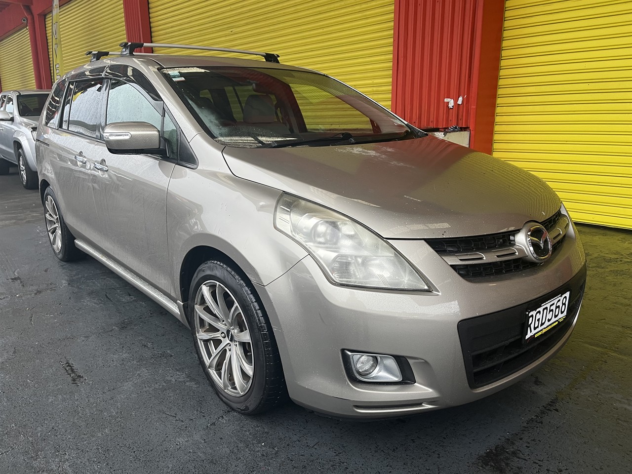 2006 Mazda MPV