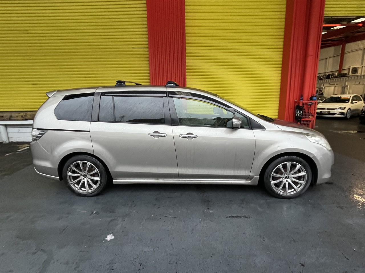 2006 Mazda MPV