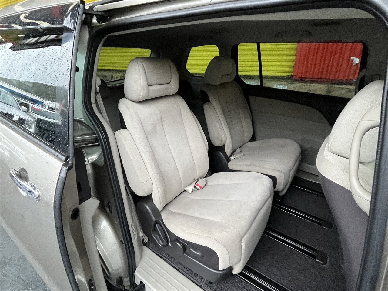 2006 Mazda MPV