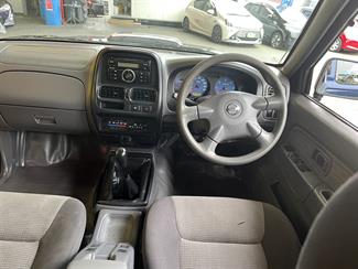 2011 Nissan Navara - Thumbnail
