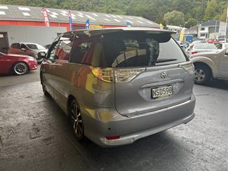 2012 Toyota Estima - Thumbnail