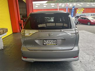 2012 Toyota Estima - Thumbnail