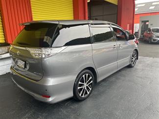 2012 Toyota Estima - Thumbnail