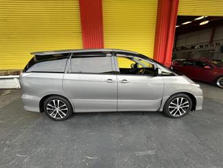 2012 Toyota Estima - Thumbnail