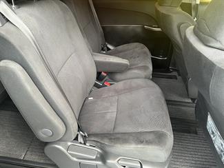 2012 Toyota Estima - Thumbnail