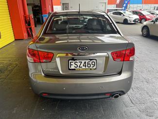 2010 Kia Cerato - Thumbnail