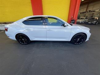 2017 Skoda SUPERB - Thumbnail