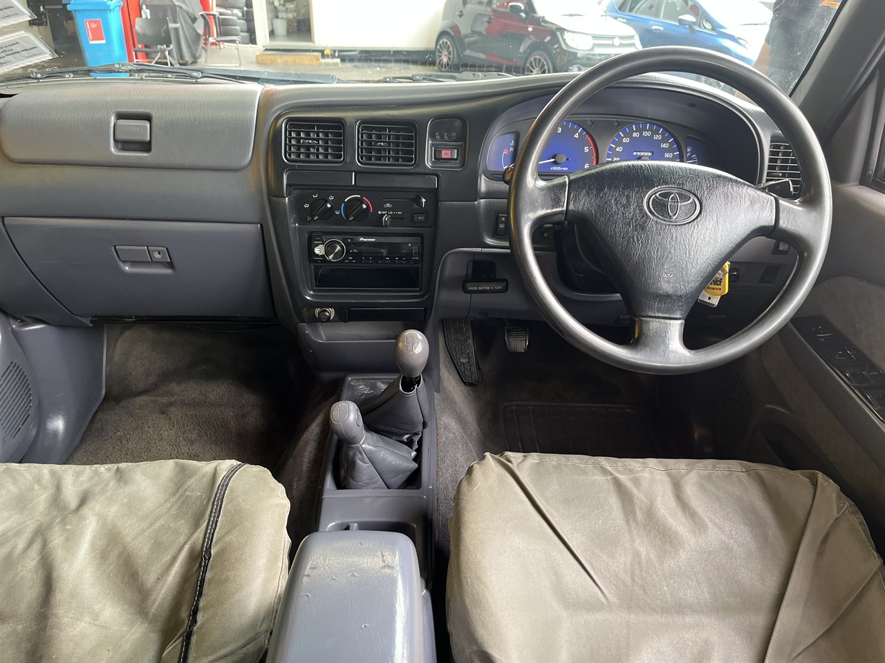 2002 Toyota Hilux