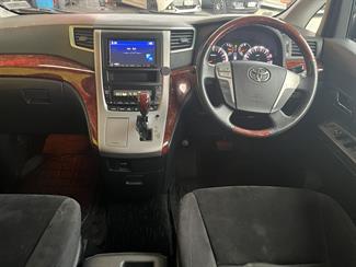 2010 Toyota Vellfire - Thumbnail