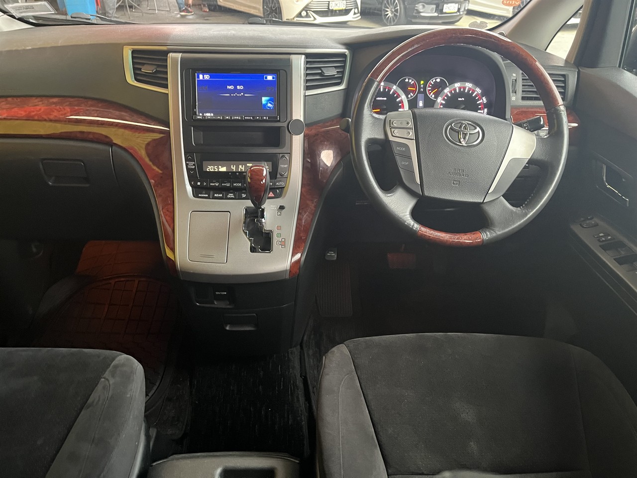 2010 Toyota Vellfire