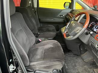2010 Toyota Vellfire - Thumbnail