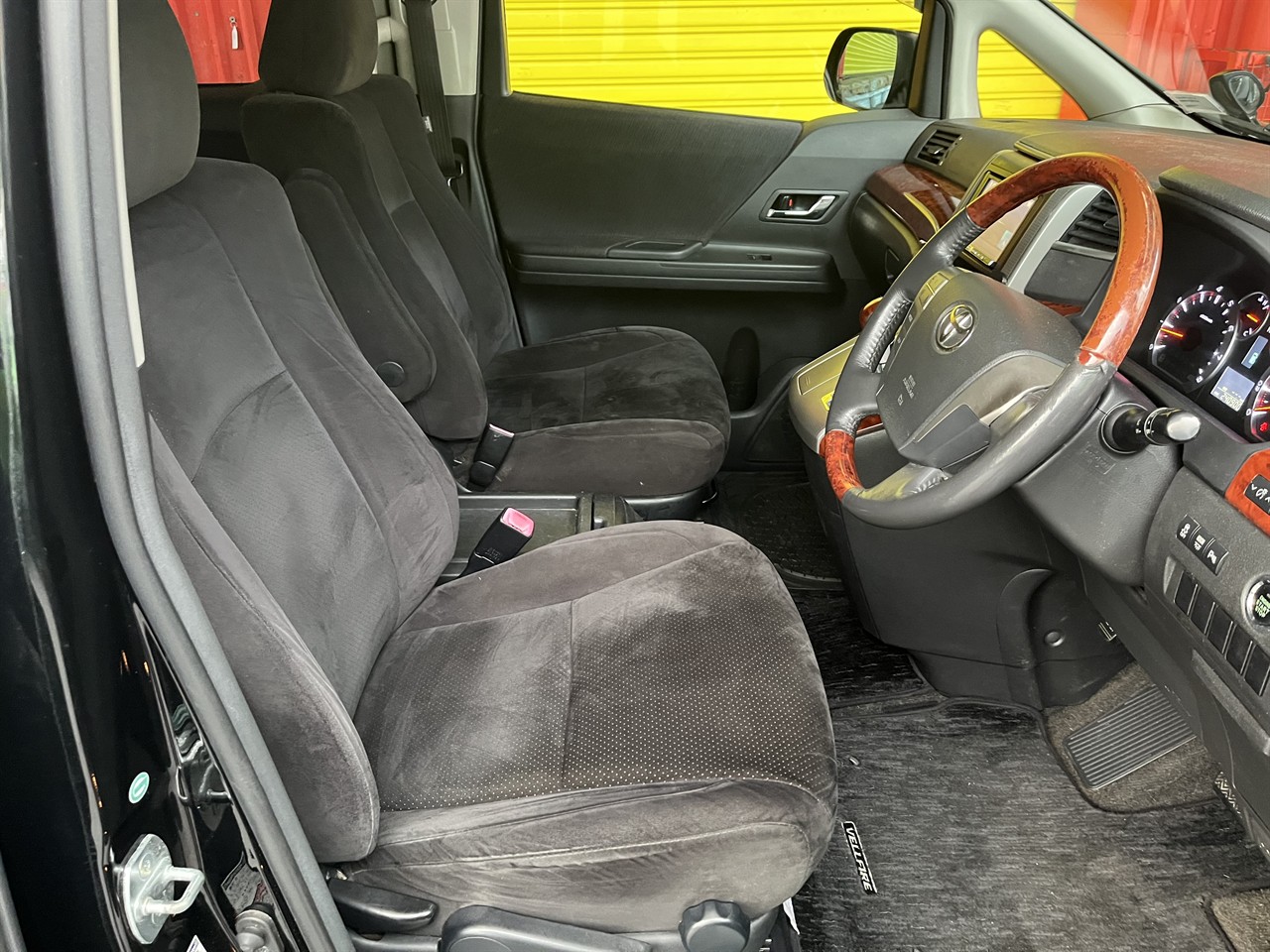 2010 Toyota Vellfire