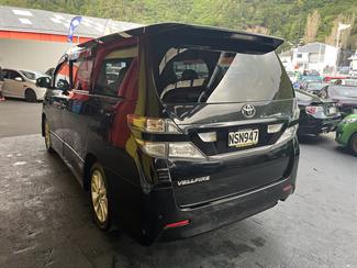 2010 Toyota Vellfire - Thumbnail