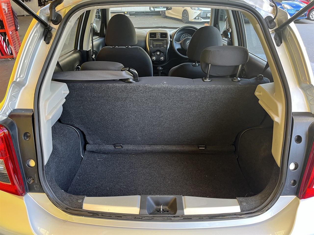 2017 Nissan March