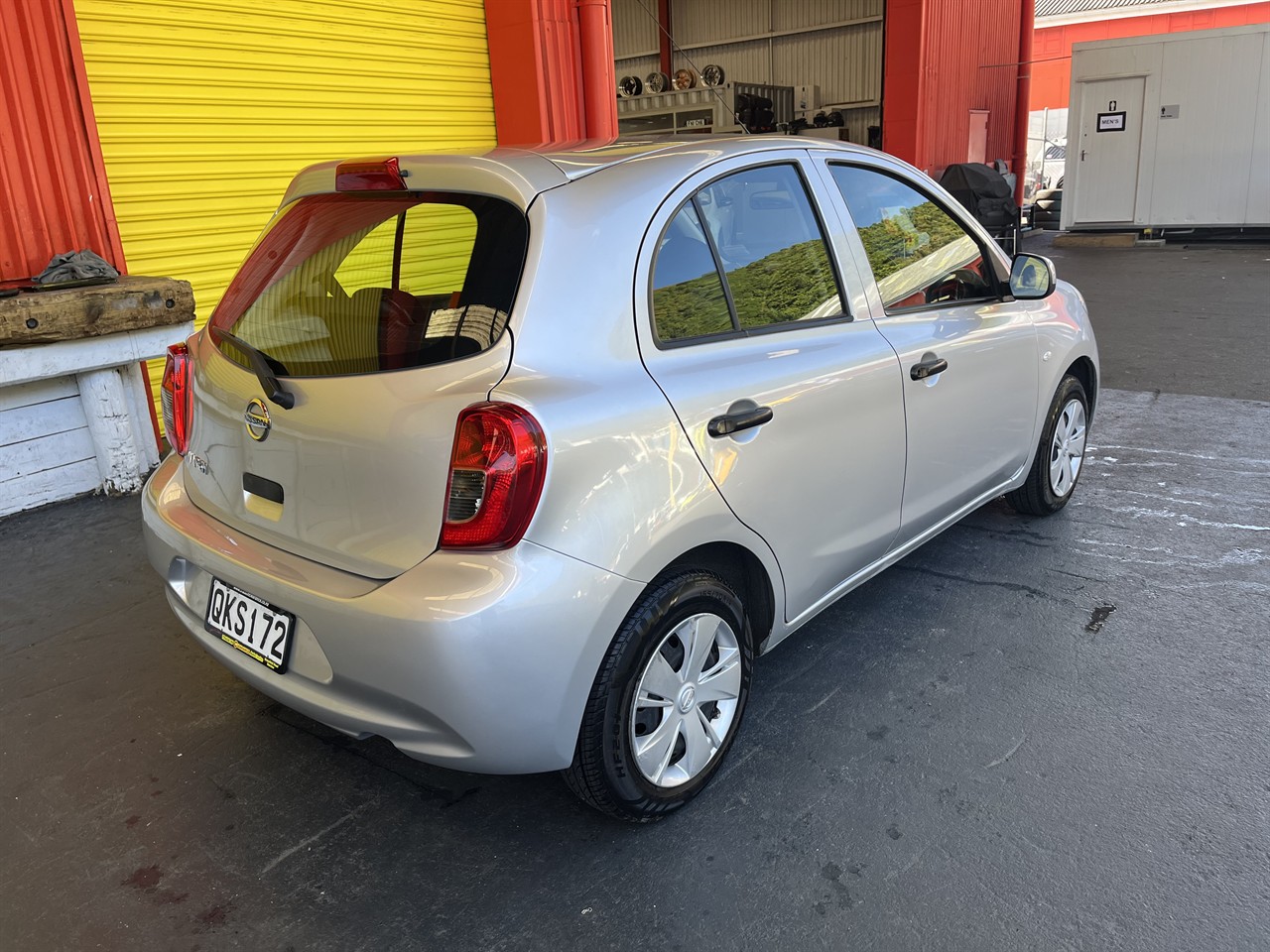 2017 Nissan March