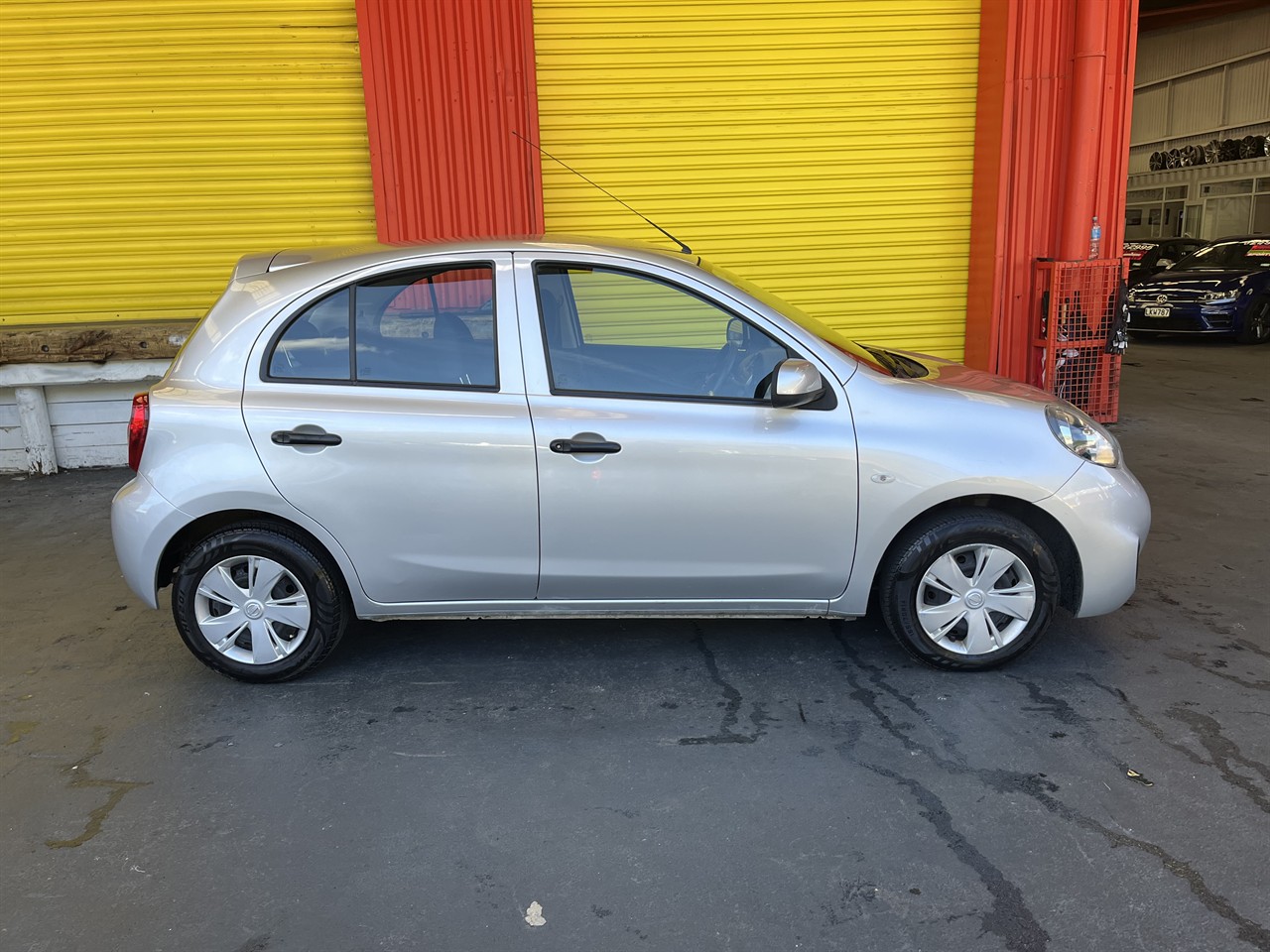 2017 Nissan March