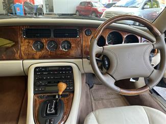 1999 Jaguar Xkr8 - Thumbnail