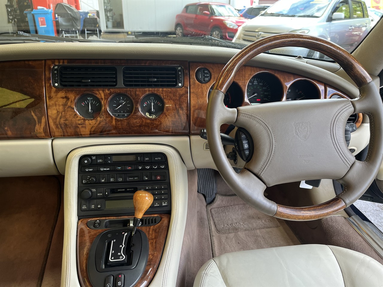 1999 Jaguar Xkr8