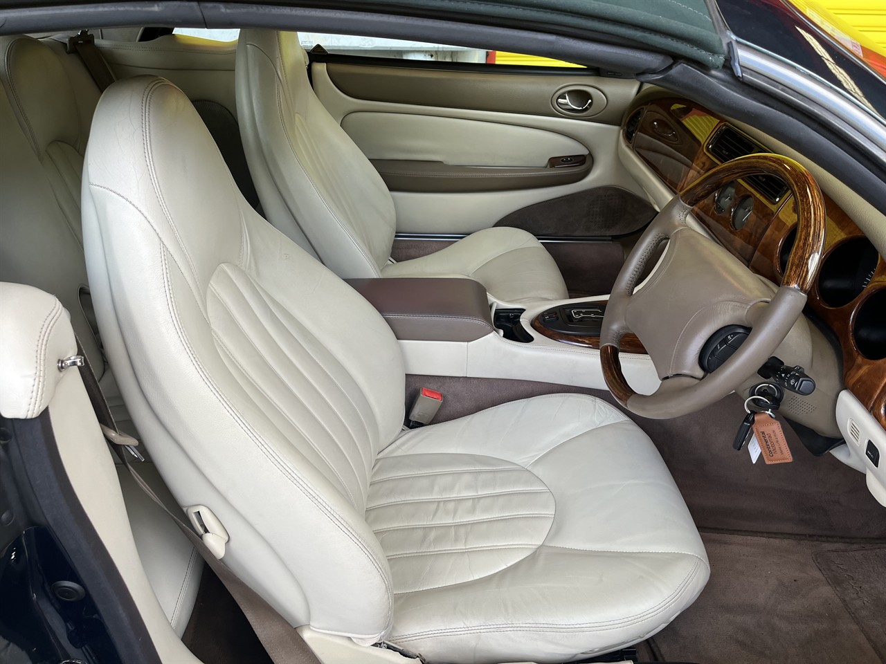 1999 Jaguar Xkr8