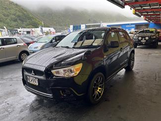 2010 Mitsubishi RVR - Thumbnail