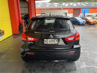 2010 Mitsubishi RVR - Thumbnail