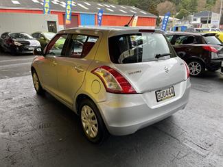 2013 Suzuki Swift - Thumbnail