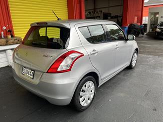 2013 Suzuki Swift - Thumbnail