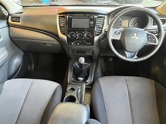 2015 Mitsubishi Triton - Thumbnail