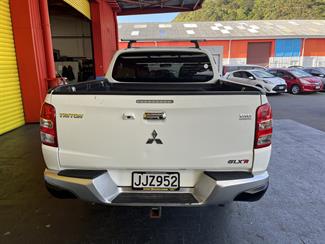 2015 Mitsubishi Triton - Thumbnail