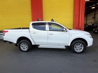 2015 Mitsubishi Triton - Thumbnail