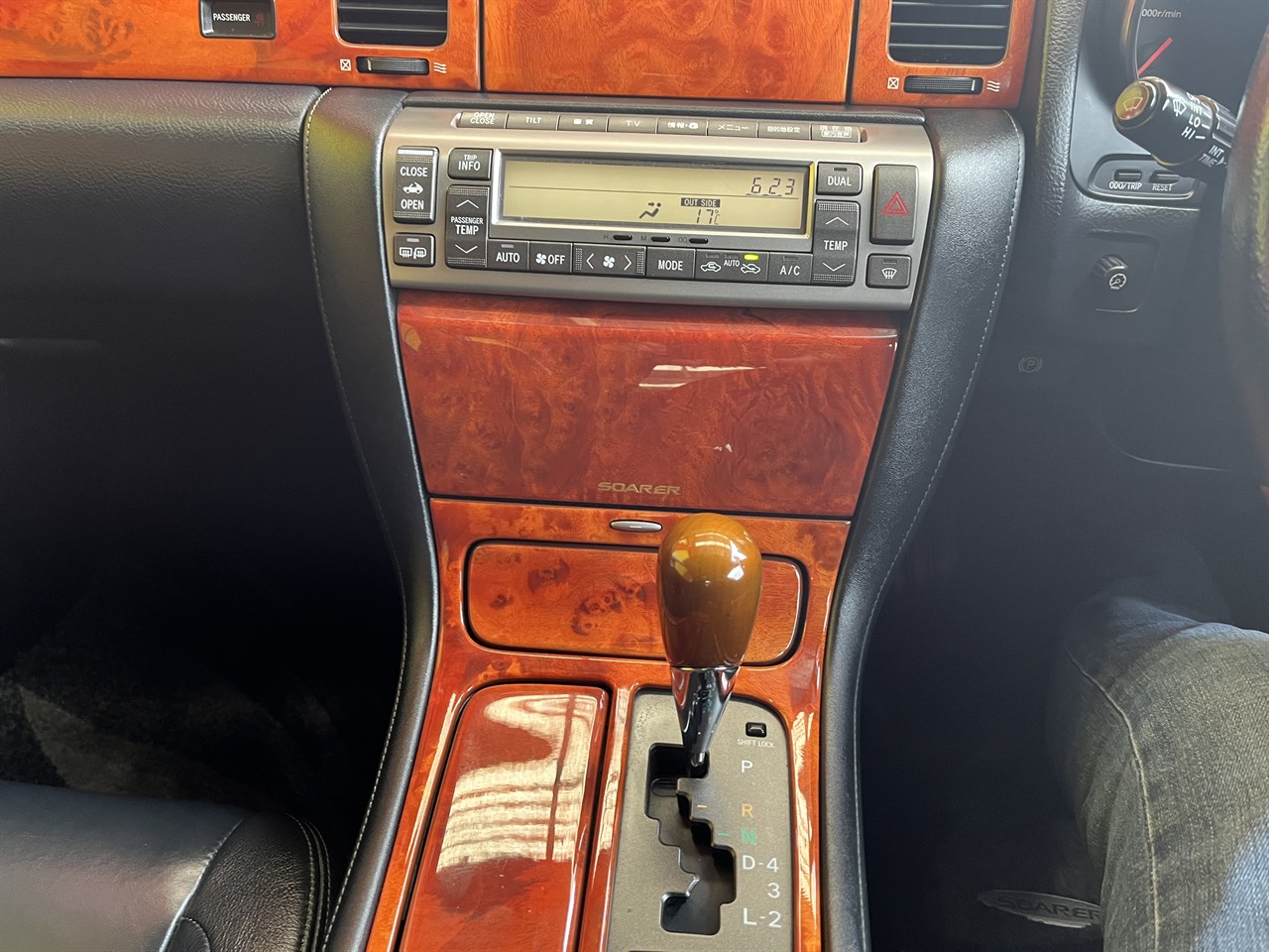 2004 Toyota LEXUS