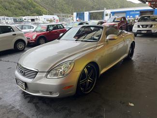 2004 Toyota LEXUS - Thumbnail