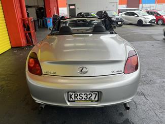 2004 Toyota LEXUS - Thumbnail
