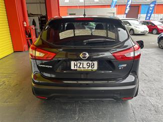 2015 Nissan Qashqai - Thumbnail