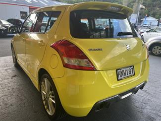 2014 Suzuki Swift - Thumbnail