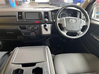 2020 Toyota Hiace - Thumbnail