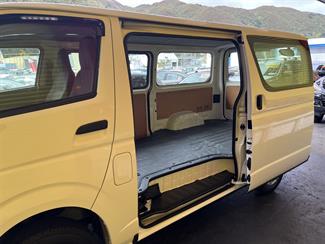 2020 Toyota Hiace - Thumbnail