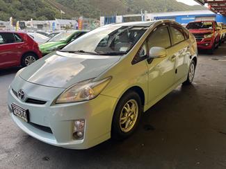 2010 Toyota Prius - Thumbnail