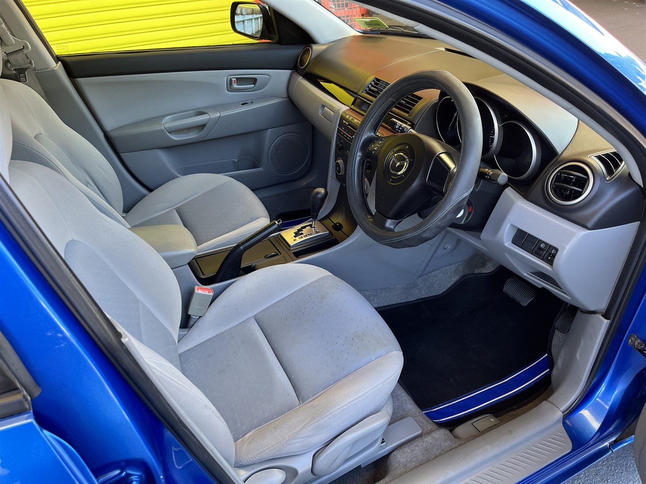 2005 Mazda Axela