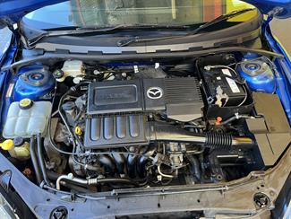 2005 Mazda Axela - Thumbnail