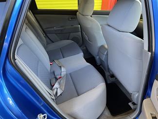2005 Mazda Axela - Thumbnail